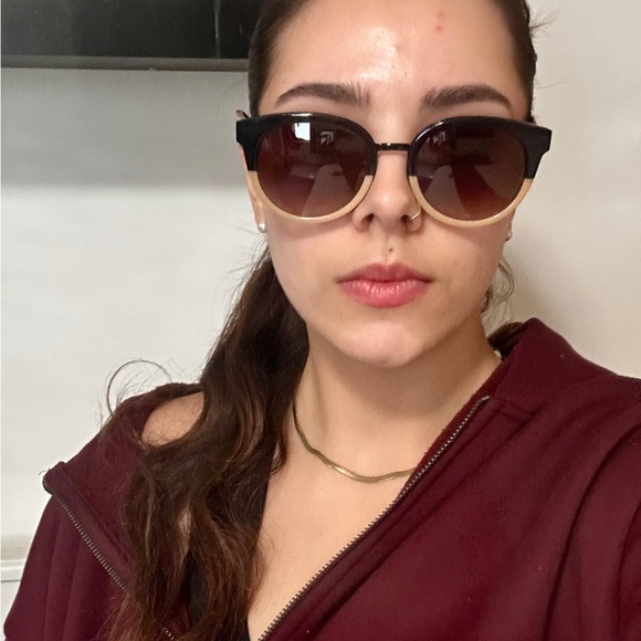 Tory Burch sunglasses! - Picture 15 of 15